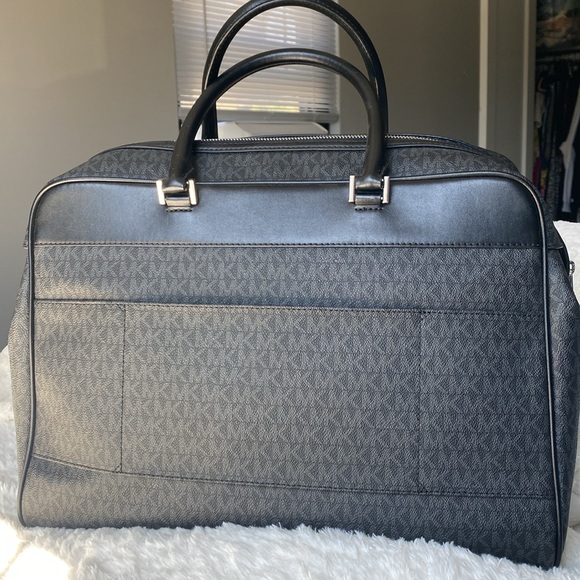 Michael Kors Large Weekender - Picture 4 of 4